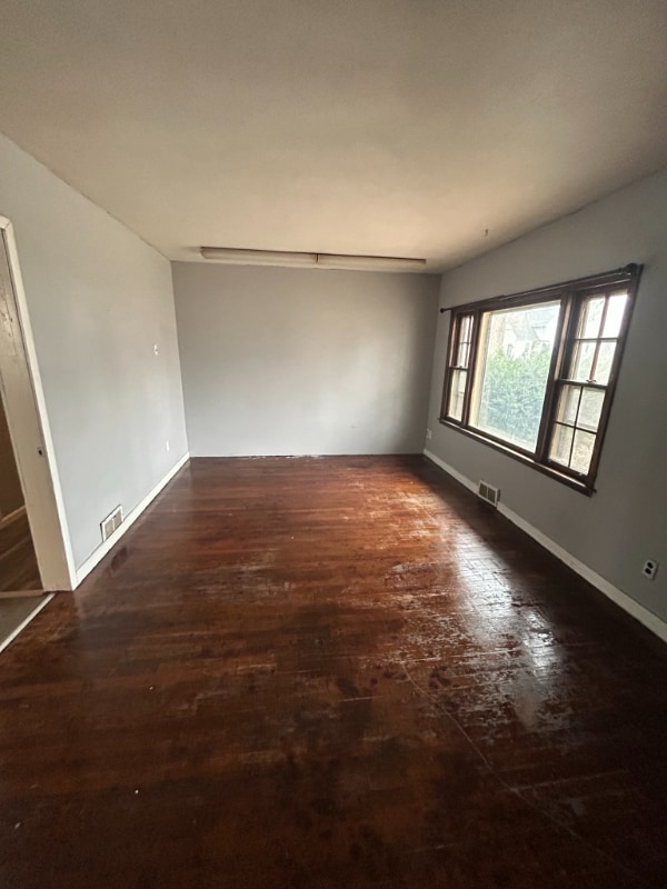 Building Photo - 1615 Iowa Ave