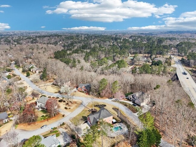Building Photo - 1600 Spring Arbor Ct