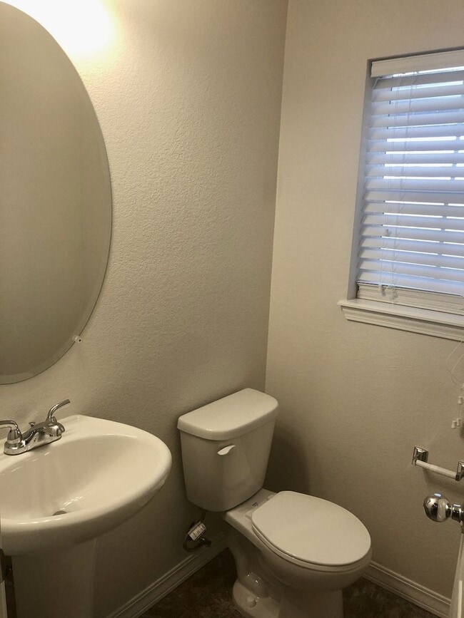 Building Photo - BEAUTIFUL 3-BEDROOM TOWNHOME IN AWARD-WINNING WOLF RANCH - Security Deposit Waiver Available