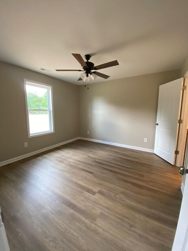 Building Photo - 1961 Glen Manor Ct