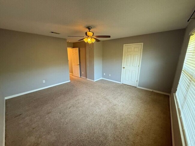 Building Photo - Gulf Breeze - Grand Ridge - 4 bedroom, 2.5...