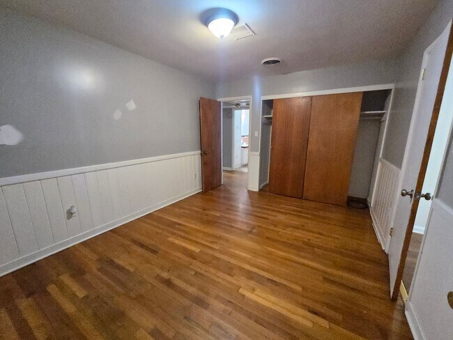 Building Photo - 111 Easthaven Rd