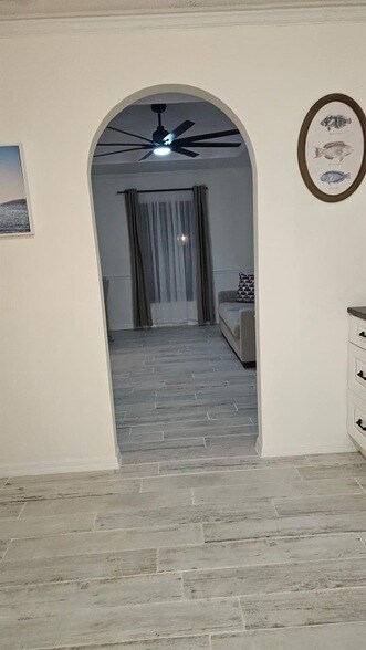 Building Photo - 929 Jackson Way