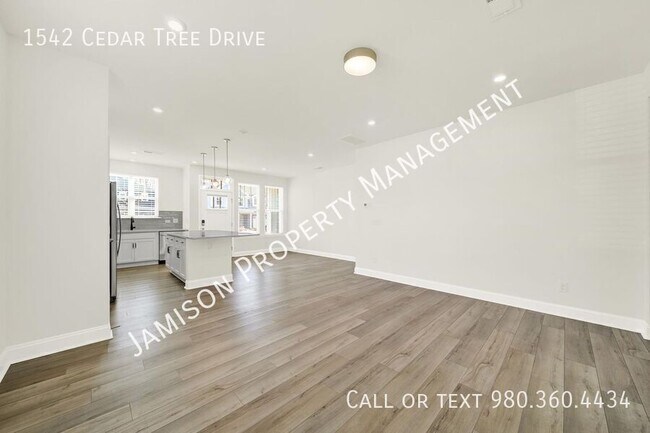 Building Photo - 1542 Cedar Tree Dr