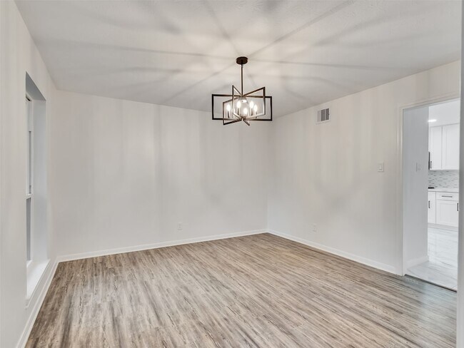 Building Photo - 4023 Laverock Rd