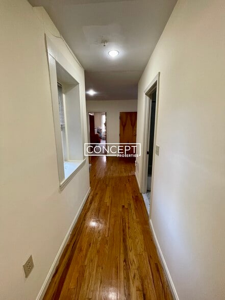Building Photo - 1406 Beacon St