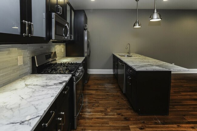 Building Photo - 946 N 2nd St