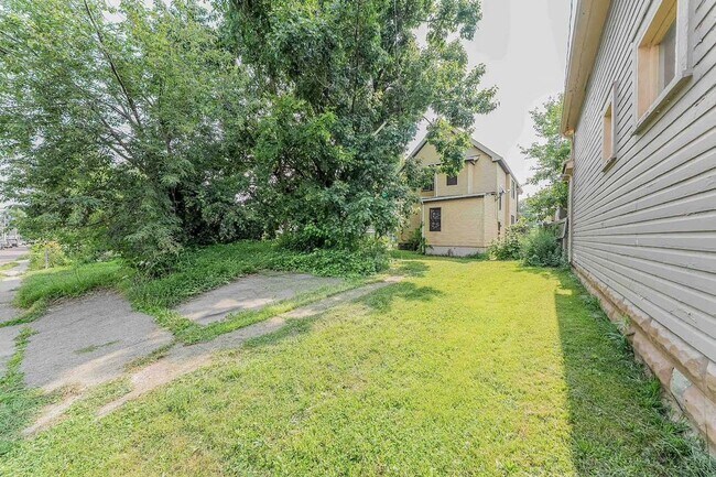 Building Photo - 3484 W 58th St