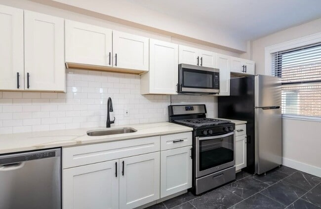 Building Photo - 5616 Pershing Ave