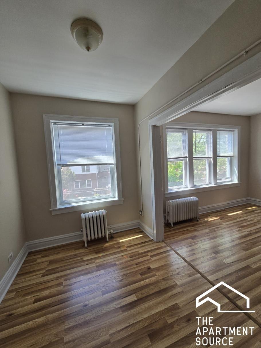 Building Photo - 1333 W Birchwood Ave