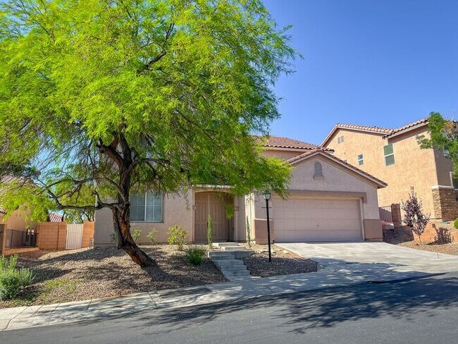 Primary Photo - Stunning 5-Bedroom Home in Gated Community...