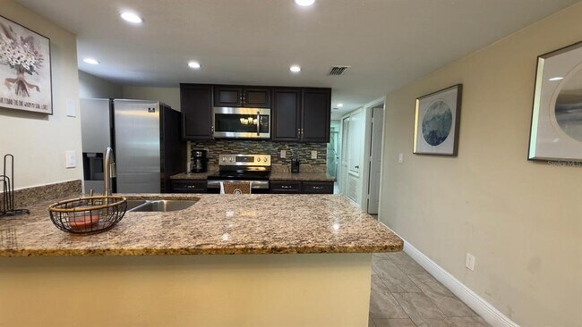 Building Photo - 5014 Laguna Bay Cir