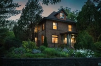 Building Photo - AVAILABLE June - Beautiful 1 Bed 1 Bath - ELECTRIC INCLUDED!