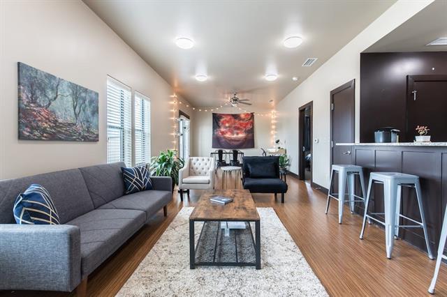 Building Photo - 1125 S Jennings Ave