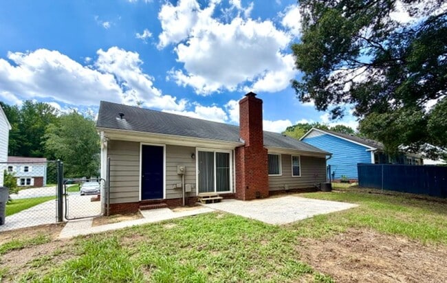 Building Photo - 8231 Meadowdale Ln