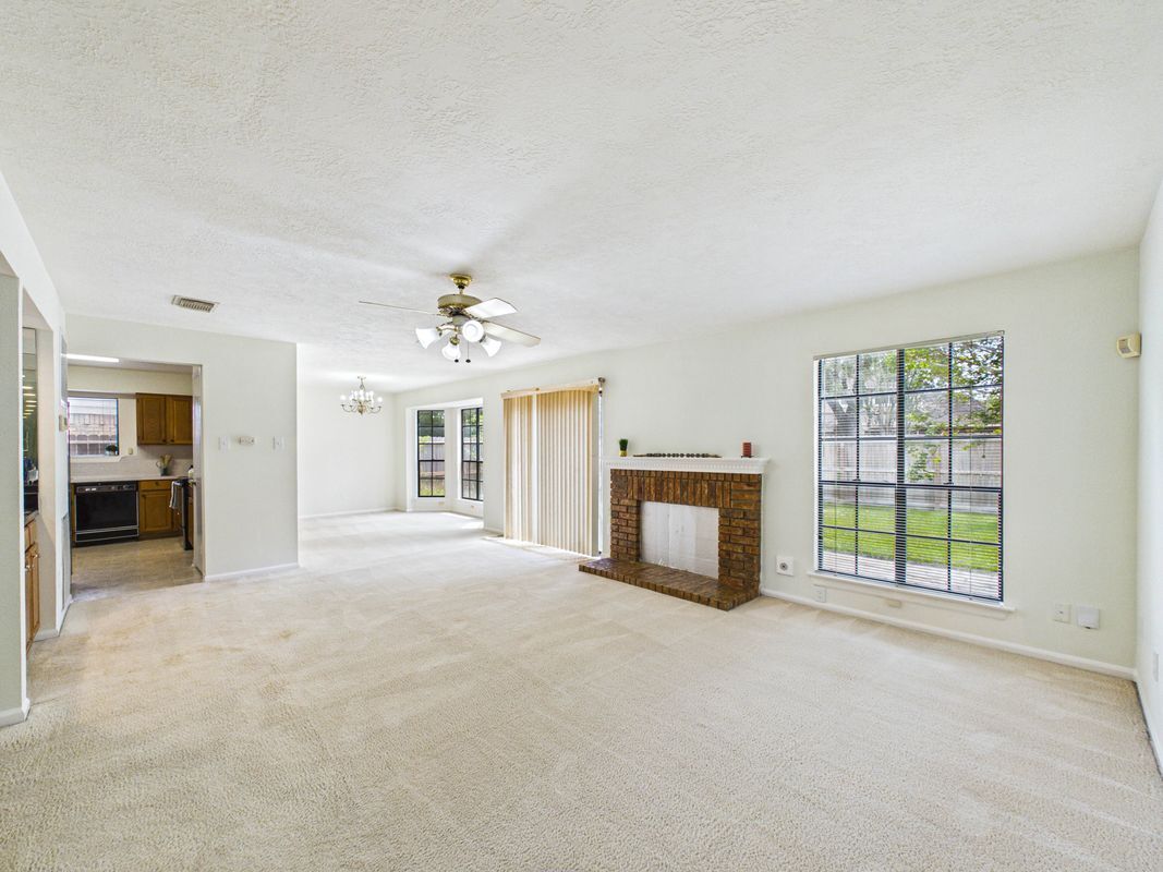 Building Photo - 814 Lochnell Dr