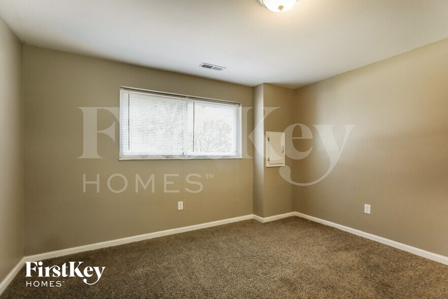 Building Photo - 1246 Borden Dr