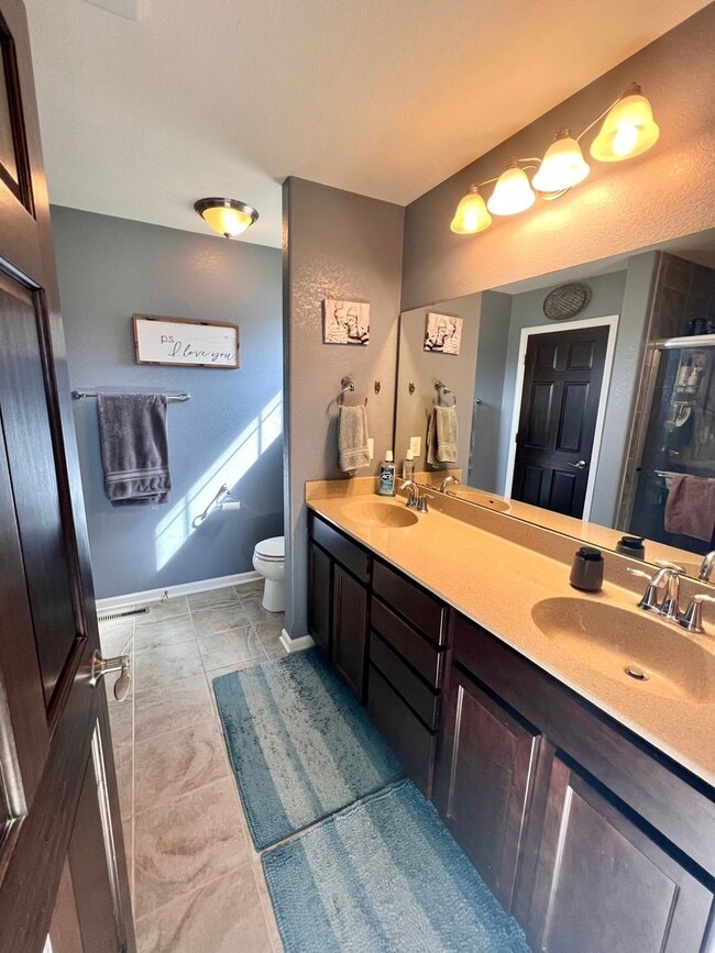 Building Photo - Menomonee Falls Single Family Home for Rent!