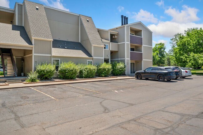 Building Photo - Lovingly Upgraded 2-Bedroom 3rd Floor Condo in Central Fort Collins With Abundant Personality