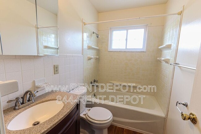 Building Photo - 2843 Ravenswood Dr
