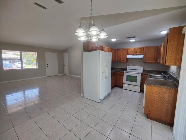 Building Photo - 759 Maderia Ct