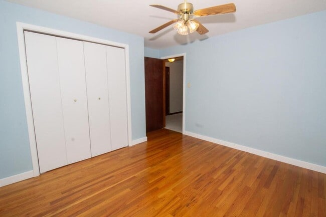 Building Photo - 517 E 2nd St