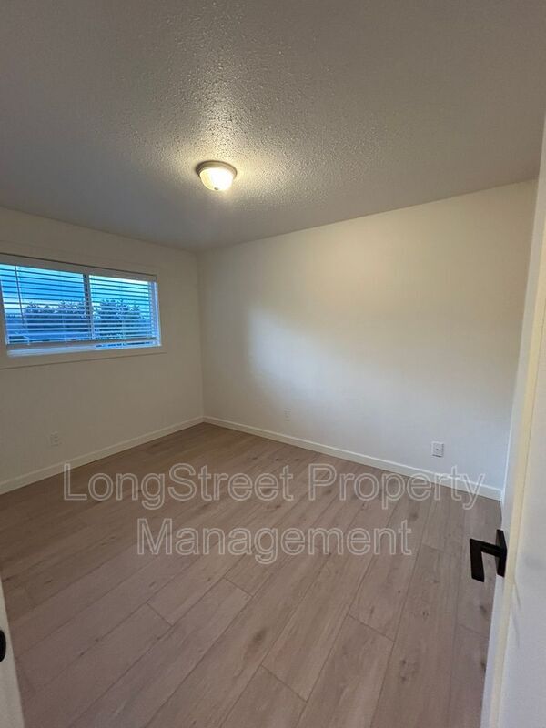 Building Photo - 11380 SW Greenburg Rd