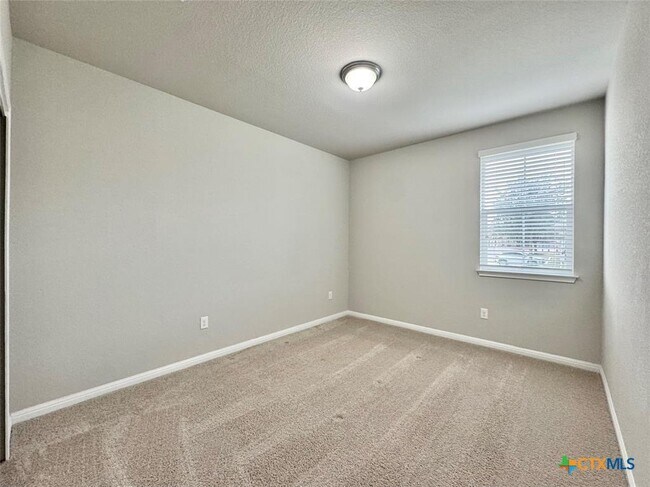 Building Photo - 113 Homily Dr