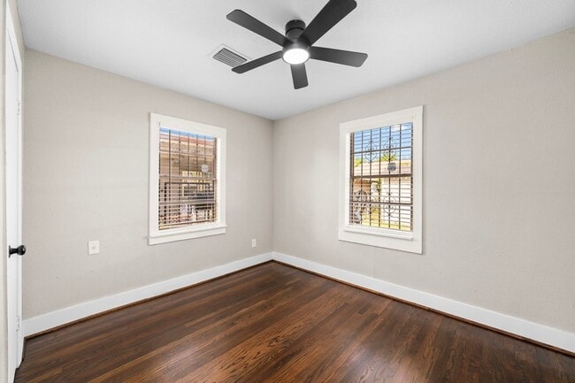 Building Photo - 5519 Chapman St