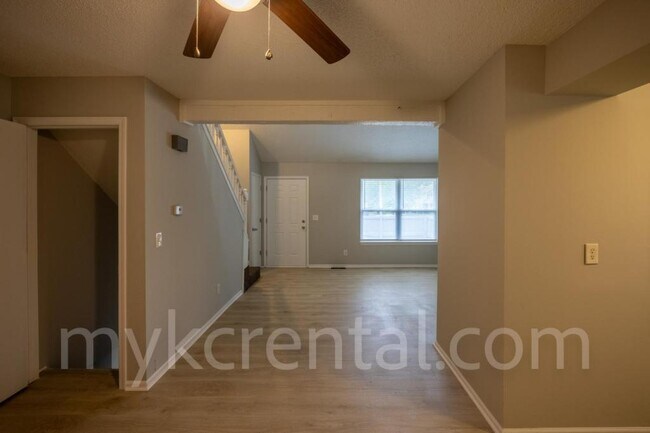 Building Photo - 6441 Hallet St