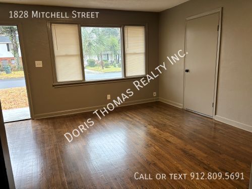 Building Photo - 1828 Mitchell St