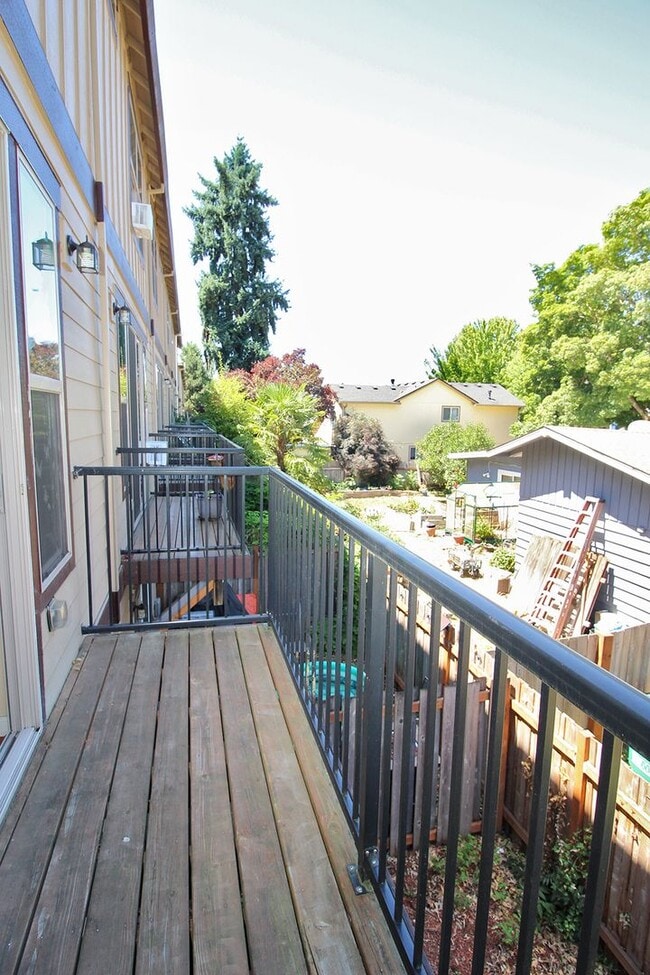 Building Photo - 2945 SW 187th Ave