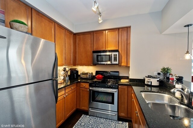 Building Photo - 200 N Jefferson St