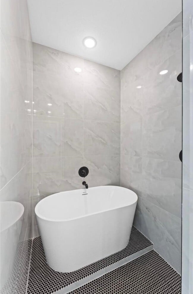 Building Photo - 20019 Venetto St