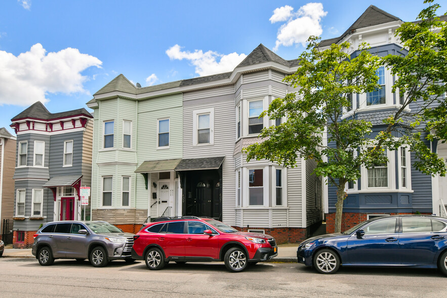 Building Photo - 407 E 5th St
