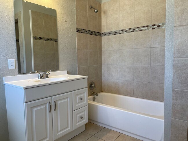 Building Photo - Pre Leasing for fall 2026! 4/3.5 in Tech Terrace!