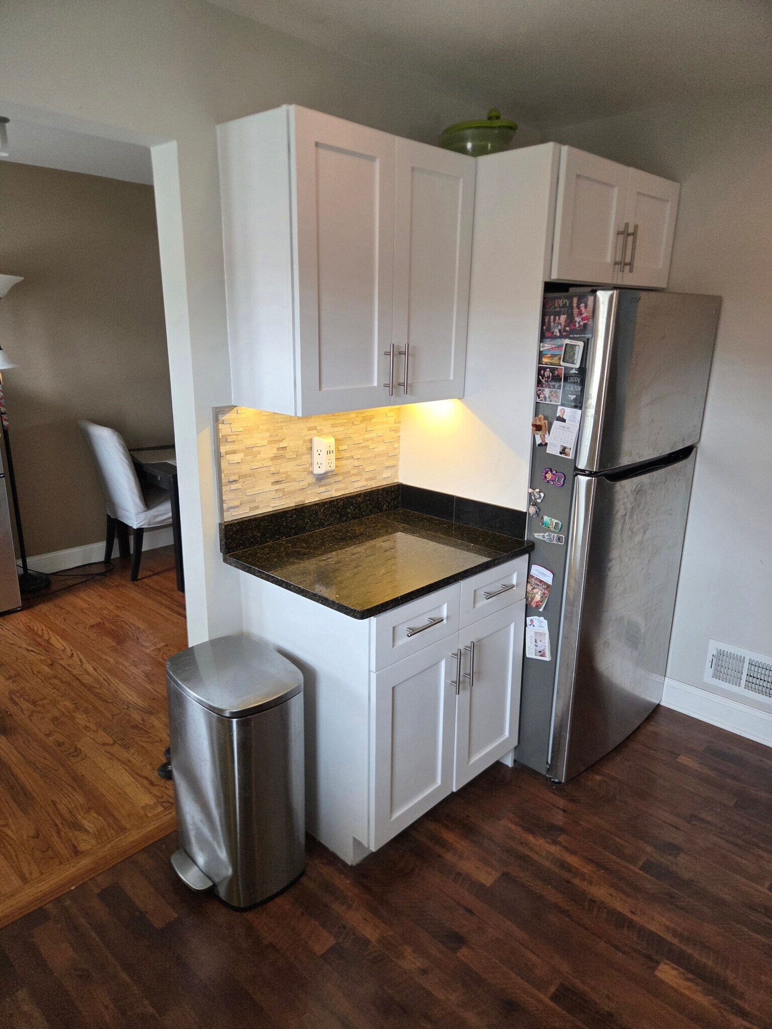 Building Photo - 223 Ray St