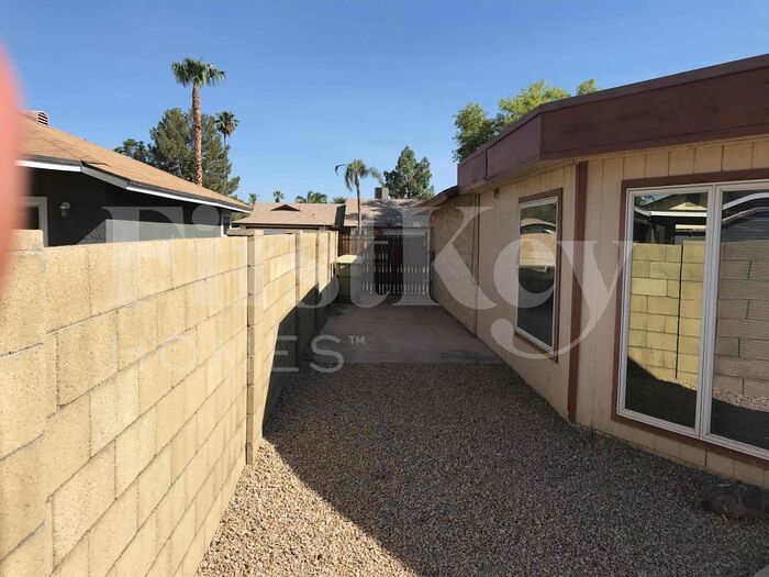 Building Photo - 6025 W Evans Dr