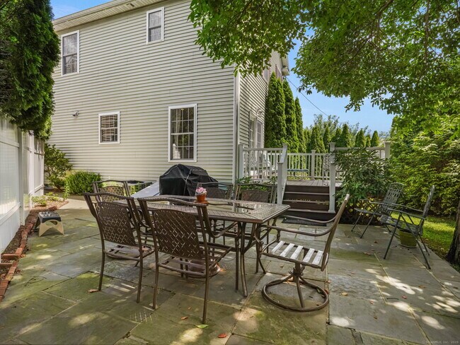 Building Photo - 56 Barholm Ave