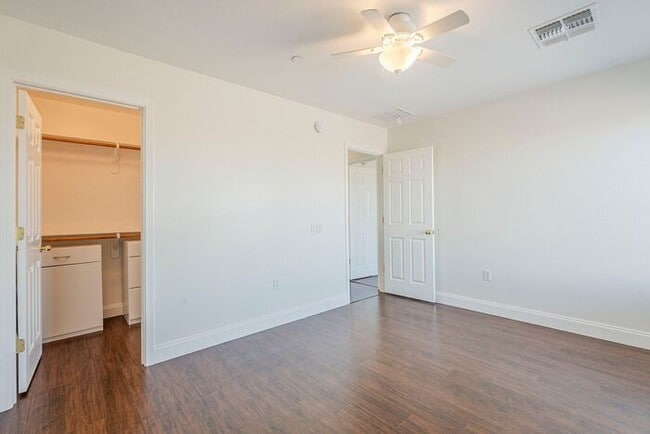 Building Photo - Pending/ Rented - Sahuarita Beauty!