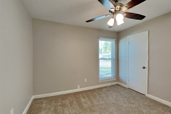 Building Photo - 216 Tara Plantation Dr