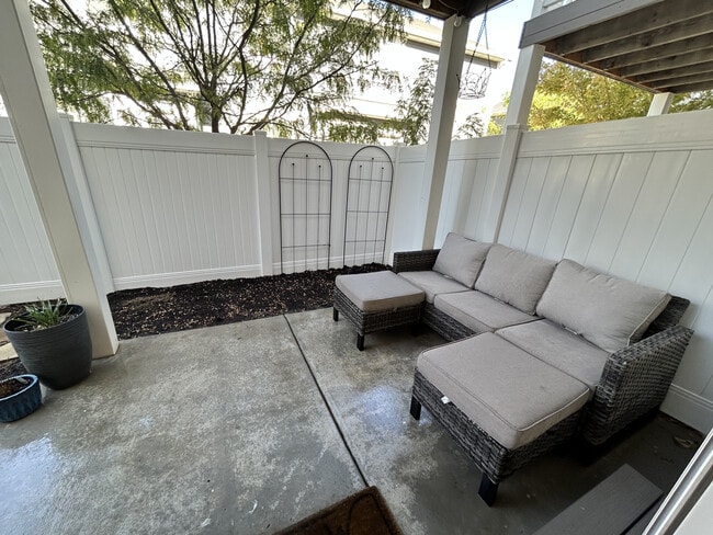 Building Photo - 15380 S Skyraider Ln