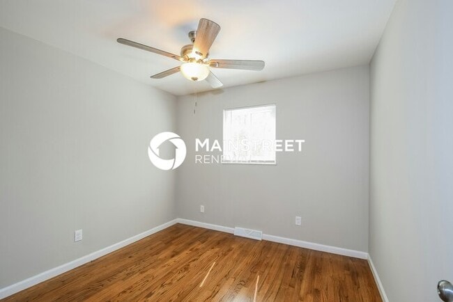 Building Photo - 3 Bedroom Pet-Friendly Home in St. Louis, MO with Main Street Renewal