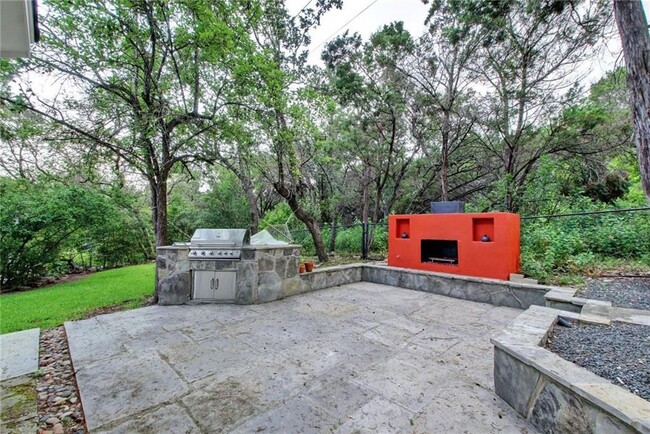 Building Photo - 7300 Rain Creek Pkwy