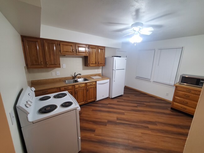 Kitchen - 1323 W 19th St