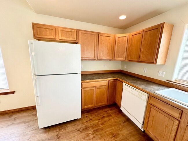 Building Photo - 3 Bedroom Home North of CWU