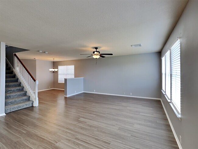 Building Photo - 5926 Baldwin Elm St
