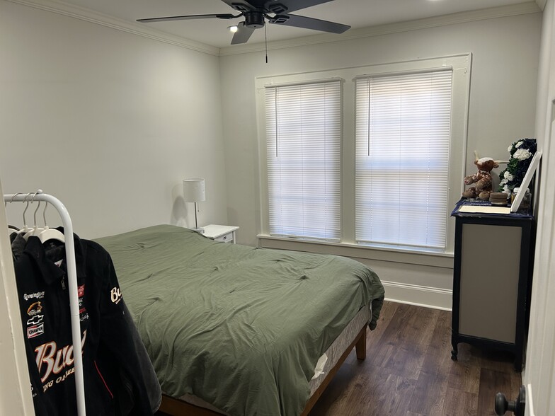 Bedroom with ceiling fan - 415 Charlotte Ave