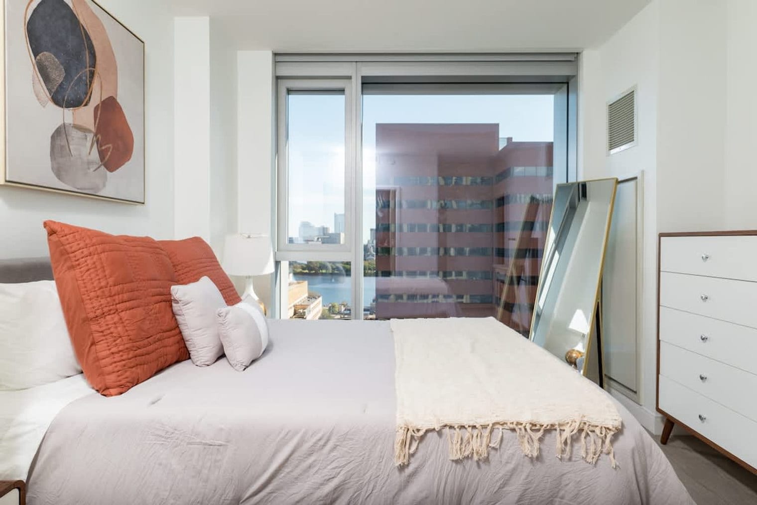 Building Photo - 56 Beach St