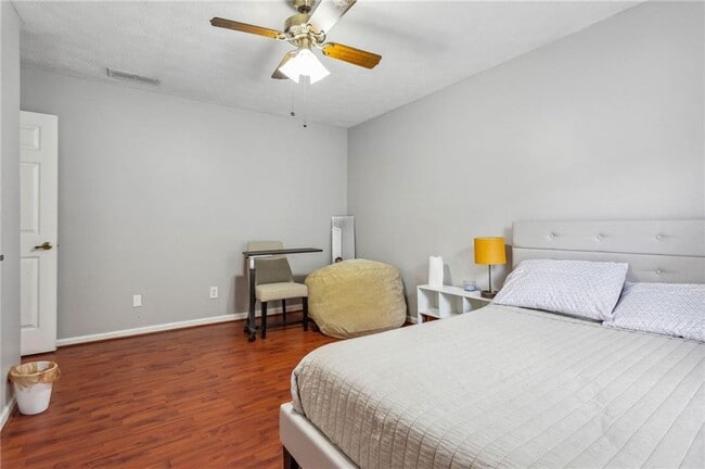 Building Photo - 102 Holcomb Ferry Rd